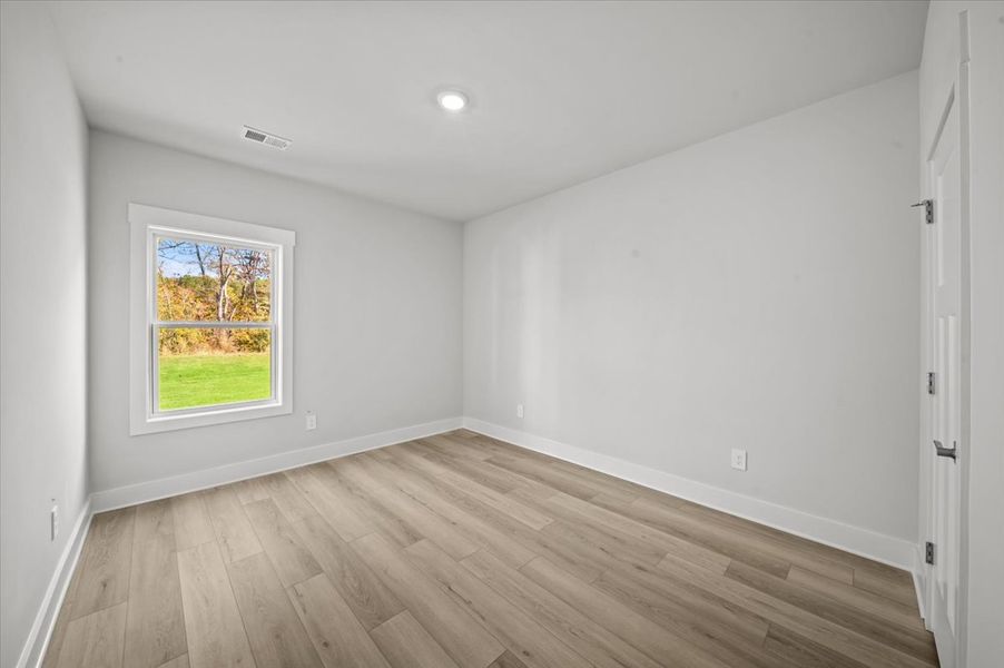 Spacious, unfurnished interior of a new home in Riverwood Farm, Piedmont (Image 22). Spacious, unfurnished interior of a new home in Riverwood Farm, Piedmont (Image 22).