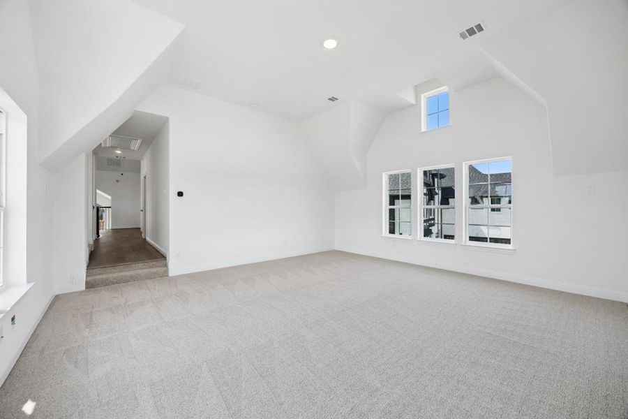 Spacious, unfurnished interior of a new home in Somerset Park, Rockwall (Image 38). Spacious, unfurnished interior of a new home in Somerset Park, Rockwall (Image 38).