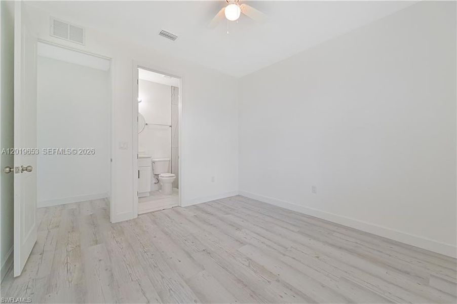 Spacious, unfurnished interior of a new home in , Fort Myers (Image 17).