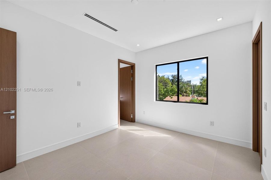 Spacious, unfurnished interior of a new home in , Fort Lauderdale (Image 24). Spacious, unfurnished interior of a new home in , Fort Lauderdale (Image 24).