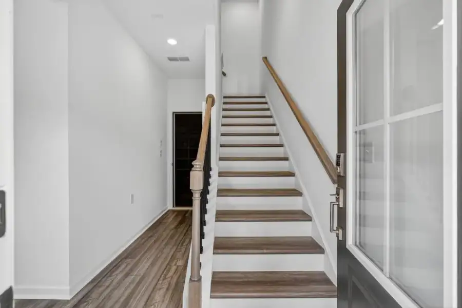 Spacious, unfurnished interior of a new home in Chandler Run, Tucker (Image 20).
