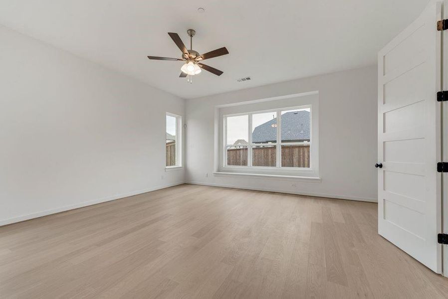 Spacious, unfurnished interior of a new home in Monterra, Fate (Image 18).