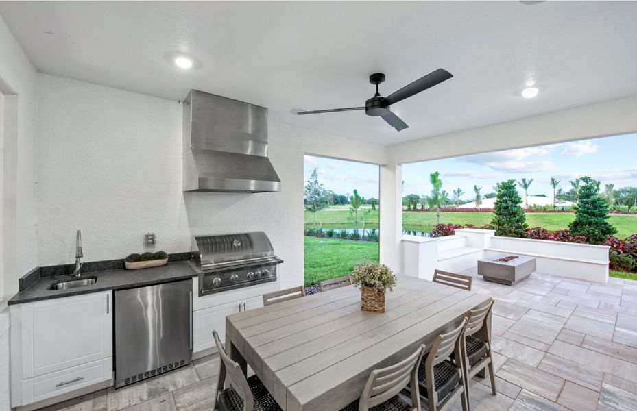 Representative furnished interior of a home built from the Mystique Grand by Del Webb in Del Webb Stone Creek, Ocala (Image 17).