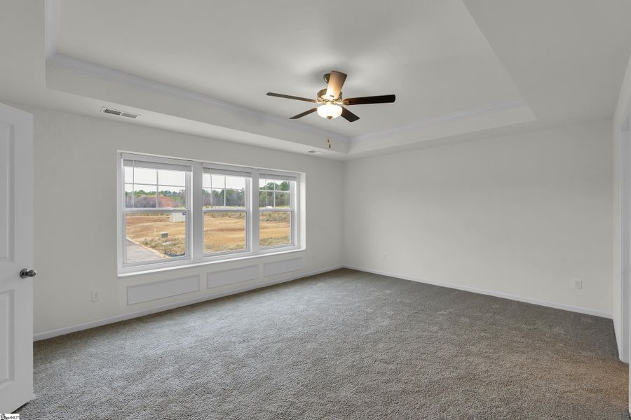 Spacious, unfurnished interior of a new home in Sedona, Greenville (Image 20).