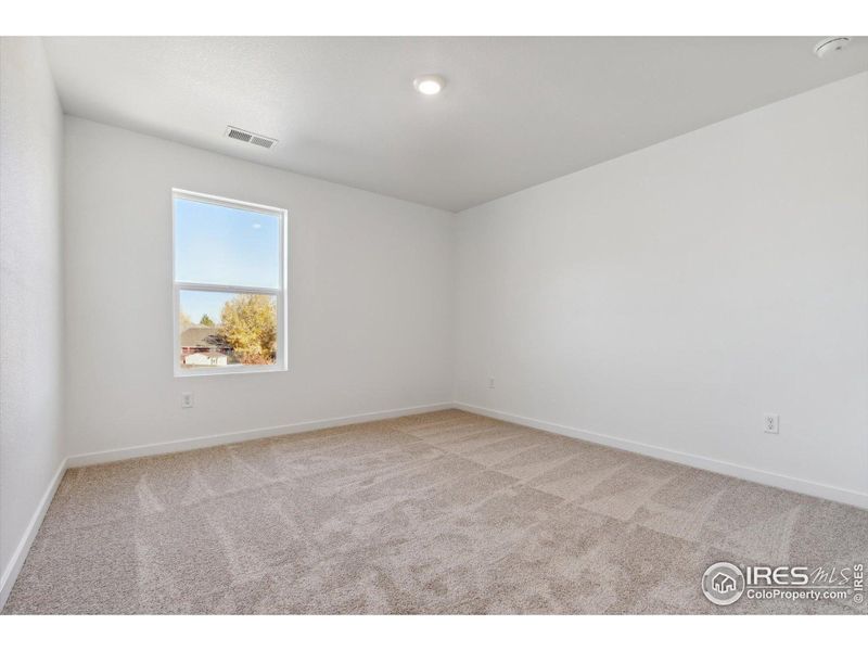 Spacious, unfurnished interior of a new home in Silver Peaks, Lochbuie (Image 16).