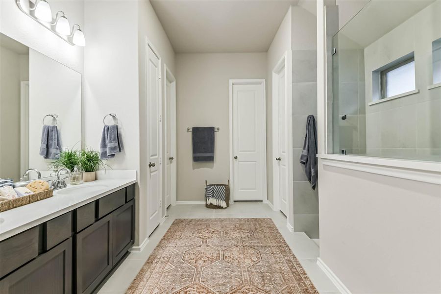 Furnished interior view inside a new home in Escondido 45', Magnolia (Image 23).