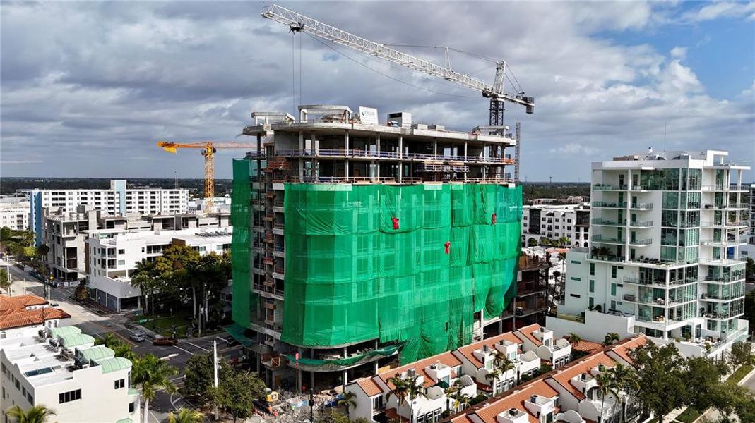 Condo located in Sarasota, FL showcasing its design and architecture (Image 3).