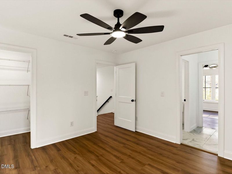 021-1280x960-bedroom-3