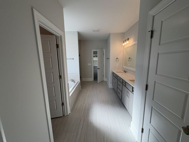 Furnished interior view inside a new home in Riverside Cove, Wilmington (Image 11).