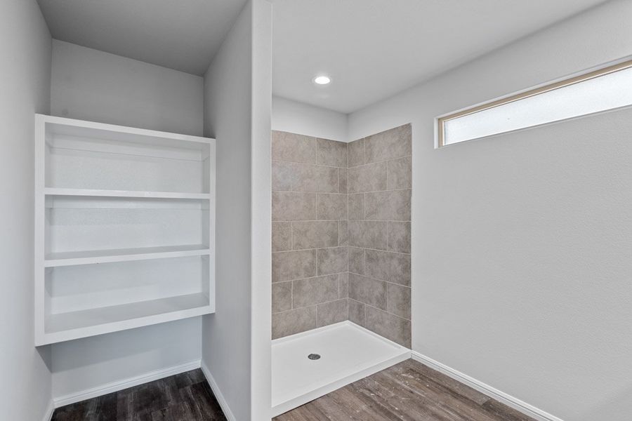 Representative furnished interior of a home built from the KINGSTON by D.R. Horton in Faculty Row, Abilene (Image 19).