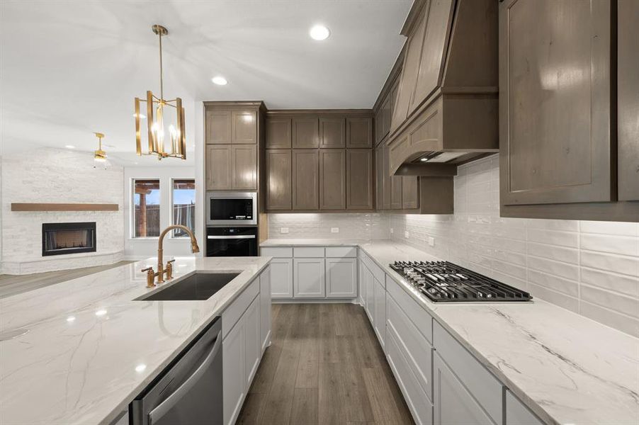 1869 Rough Ridge- Kitchen-3