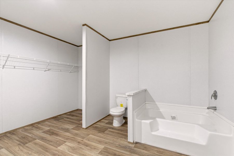 Spacious, unfurnished interior of a new home in , Goose Creek (Image 25).