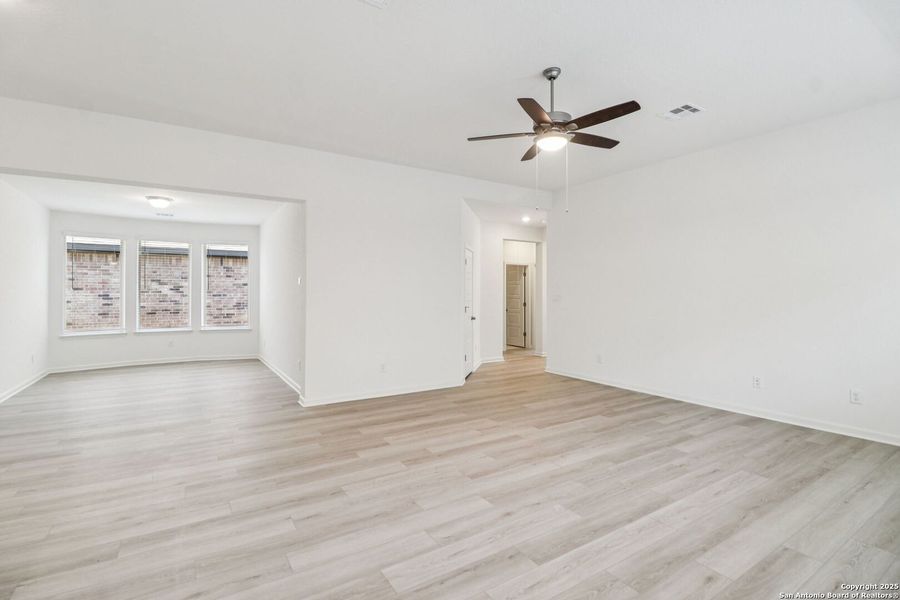 Spacious, unfurnished interior of a new home in Arcadia Ridge - Premier Series, San Antonio (Image 25). Spacious, unfurnished interior of a new home in Arcadia Ridge - Premier Series, San Antonio (Image 25).