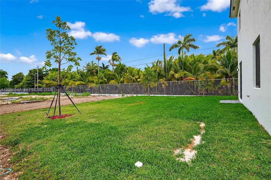 Exterior details and patio area of a home in , Homestead (Image 25).