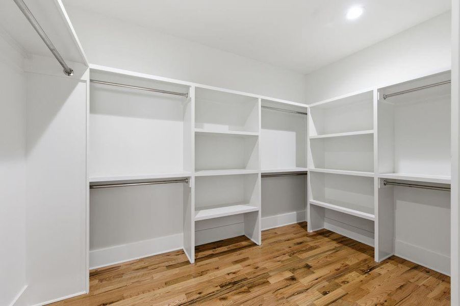 Spacious, unfurnished interior of a new home in , Atlanta (Image 20).
