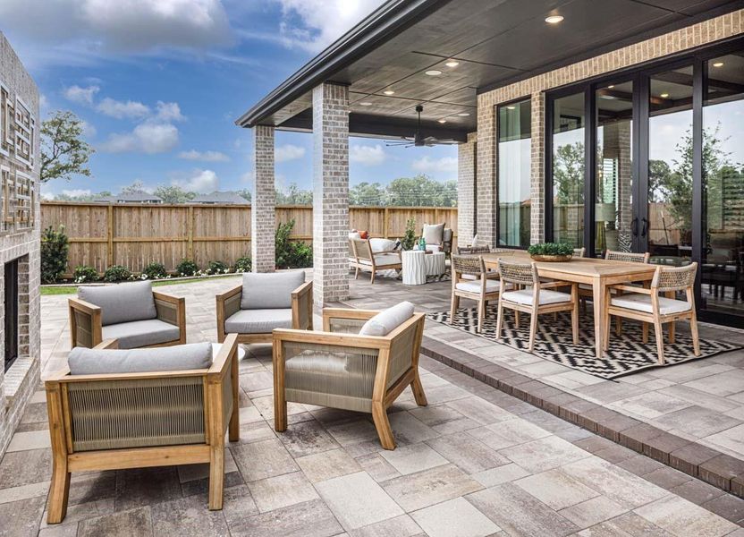 Exterior details and patio area of a home in Sienna, Missouri City (Image 20).