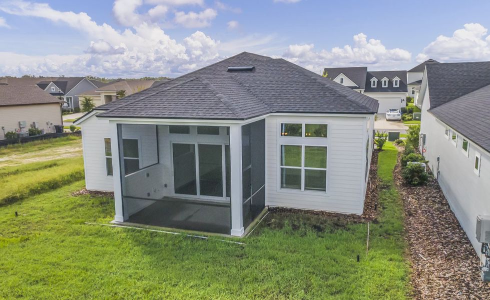 Exterior details and patio area of a home in Oakmont, Gainesville (Image 3).