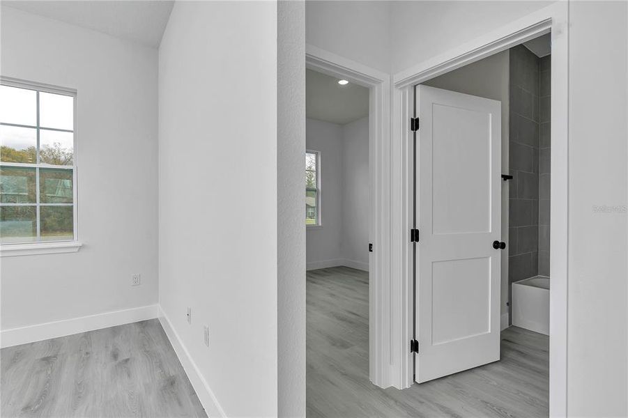 Spacious, unfurnished interior of a new home in , Ocala (Image 41).