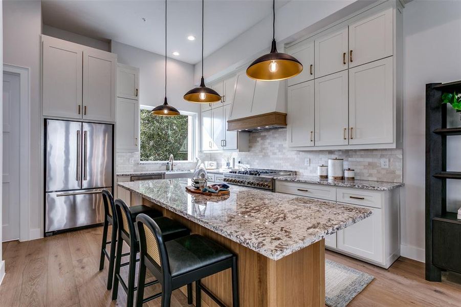 Furnished interior view inside a new home in , Grapevine (Image 14).