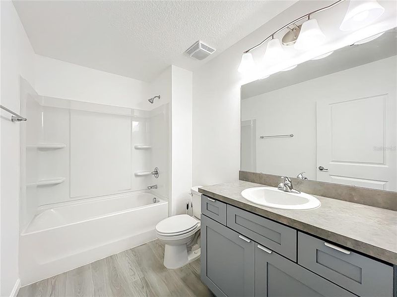 Furnished interior view inside a new home in , Orlando (Image 10).