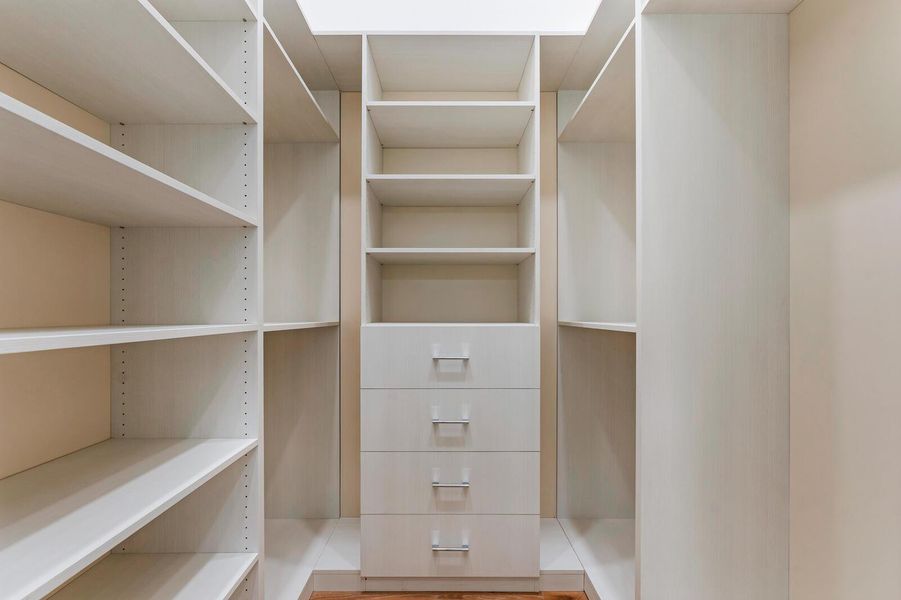 Spacious, unfurnished interior of a new home in , Palm Beach Gardens (Image 35).