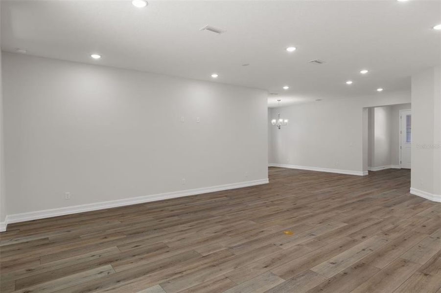 Spacious, unfurnished interior of a new home in Pine Ridge Estates, Beverly Hills (Image 34).