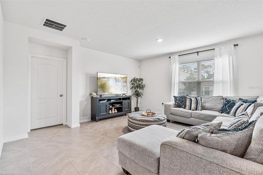Furnished interior view inside a new home in , Deland (Image 23).