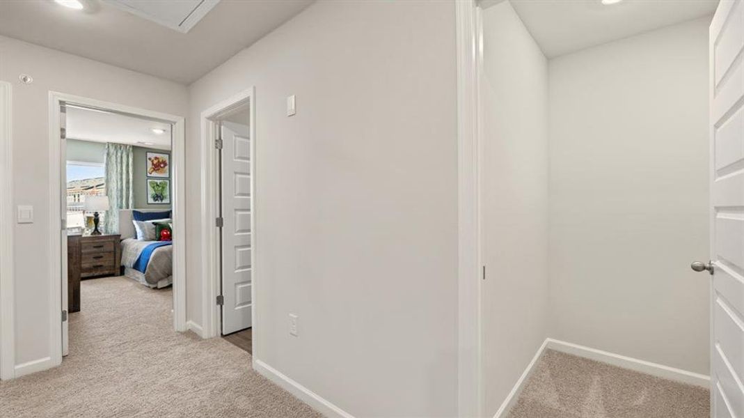 Spacious, unfurnished interior of a new home in , Stockbridge (Image 24).