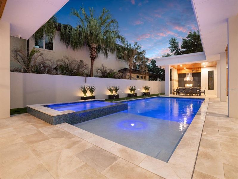 Exterior details and patio area of a home in , Orlando (Image 39).
