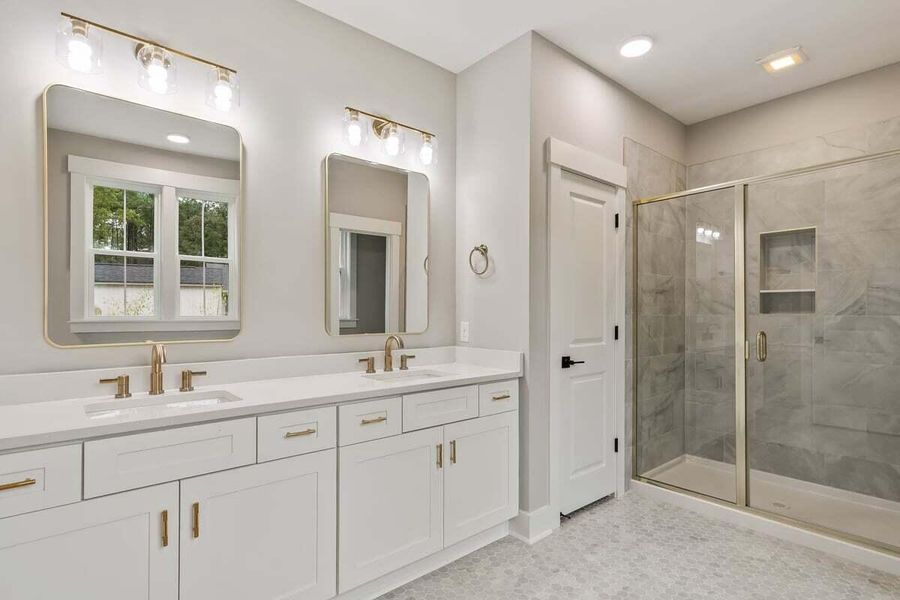 Furnished interior view inside a new home in , Ravenel (Image 10).