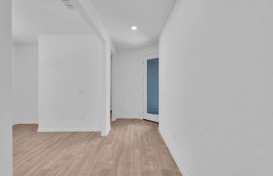 Ellenwood | Entryway