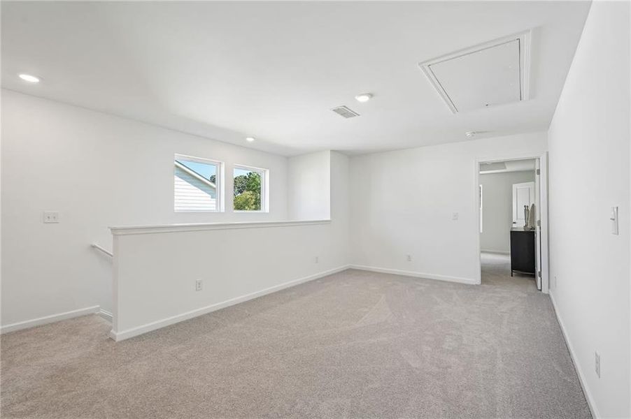 Spacious, unfurnished interior of a new home in Heritage River, Euharlee (Image 22). Spacious, unfurnished interior of a new home in Heritage River, Euharlee (Image 22).