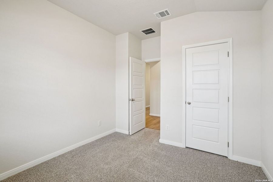 Spacious, unfurnished interior of a new home in Catalina, Converse (Image 17).