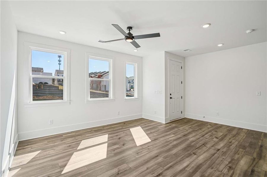 Spacious, unfurnished interior of a new home in Park Vue, Atlanta (Image 27).