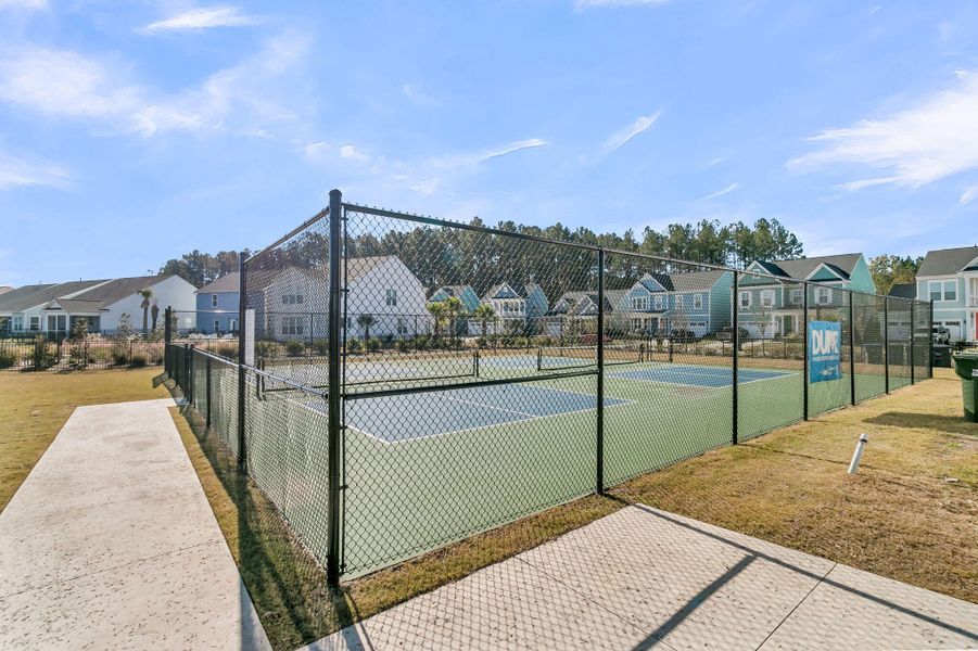 Community amenities in , Ravenel (Image 43).
