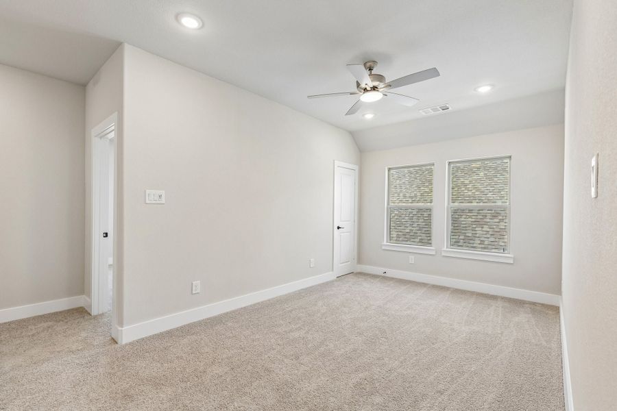 Spacious, unfurnished interior of a new home in Dove Hollow, Waxahachie (Image 29). Spacious, unfurnished interior of a new home in Dove Hollow, Waxahachie (Image 29).