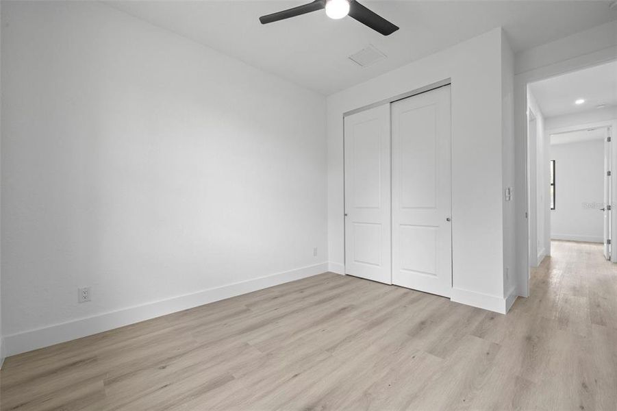 Spacious, unfurnished interior of a new home in , Port Charlotte (Image 18).