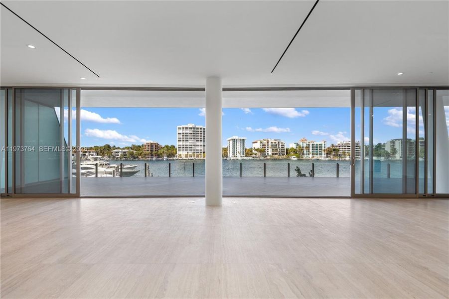 Spacious, unfurnished interior of a new home in , Miami (Image 14).