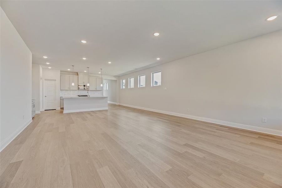 Spacious, unfurnished interior of a new home in Spiritas Ranch, Little Elm (Image 24).