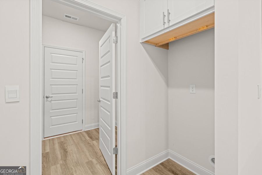 Spacious, unfurnished interior of a new home in Canterbury Villas, Carrollton (Image 23).