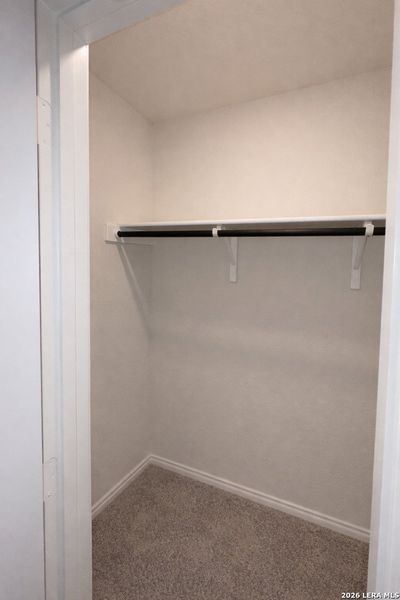 Spacious, unfurnished interior of a new home in Avenida, Converse (Image 19).