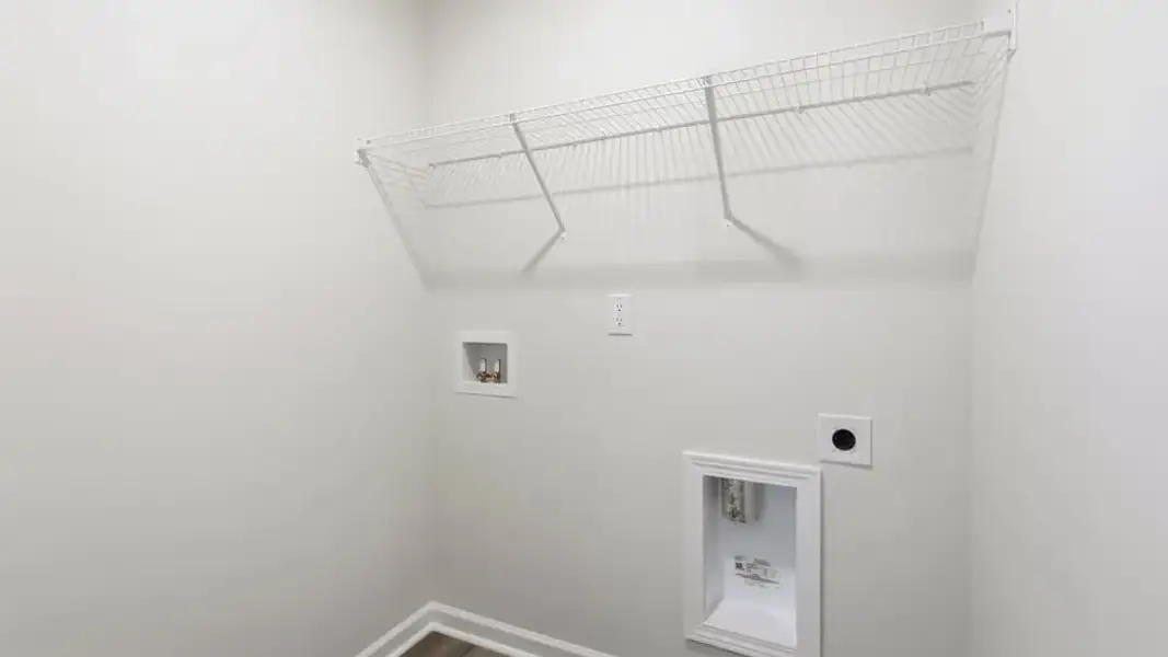 Spacious, unfurnished interior of a new home in Cedar Gap, Fountain Inn (Image 29).