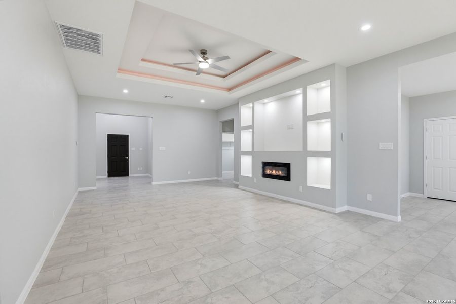Spacious, unfurnished interior of a new home in , Spring Branch (Image 27).
