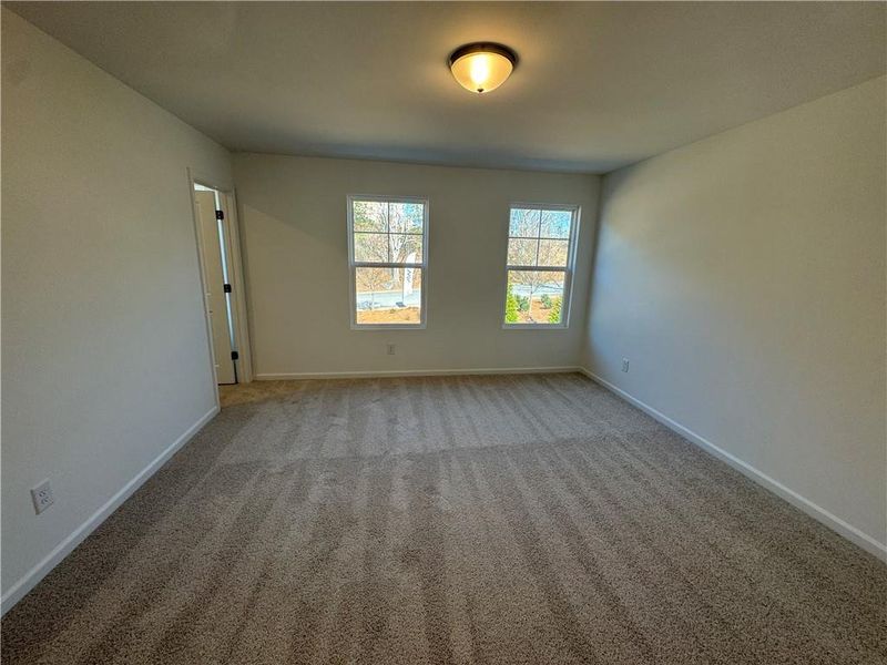Spacious, unfurnished interior of a new home in Laurelwood, Douglasville (Image 12).