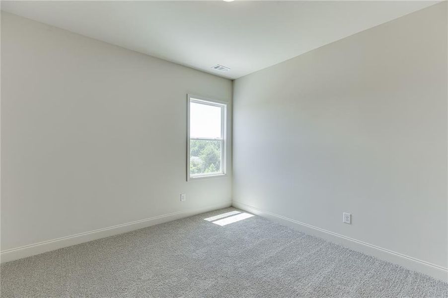 Spacious, unfurnished interior of a new home in , Jefferson (Image 28).