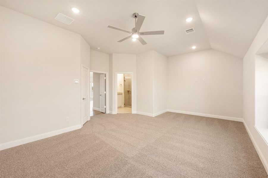 Spacious, unfurnished interior of a new home in Waterscape Classic 60s, Royse City (Image 21). Spacious, unfurnished interior of a new home in Waterscape Classic 60s, Royse City (Image 21).