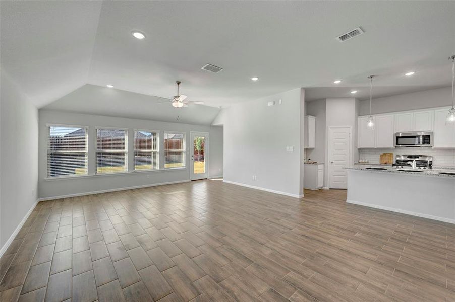 Spacious, unfurnished interior of a new home in Sagebrook, Argyle (Image 24). Spacious, unfurnished interior of a new home in Sagebrook, Argyle (Image 24).