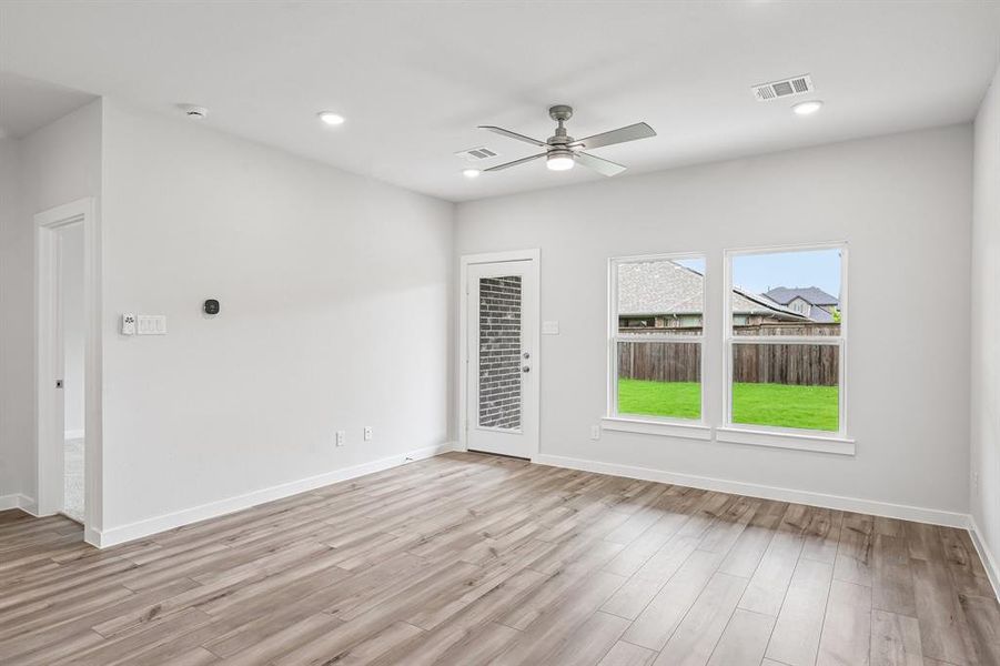 Spacious, unfurnished interior of a new home in Overland Grove, Forney (Image 13).