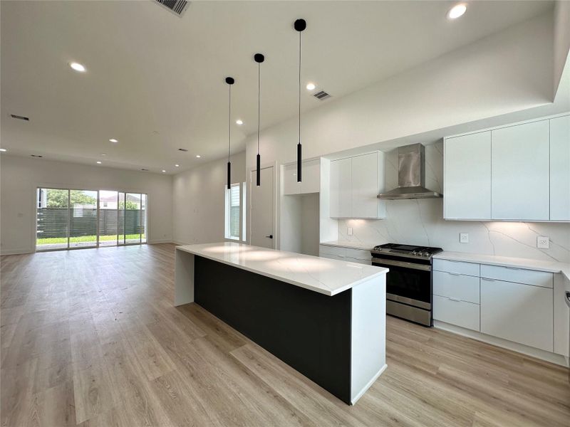 Furnished interior view inside a new home in , Missouri City (Image 12).