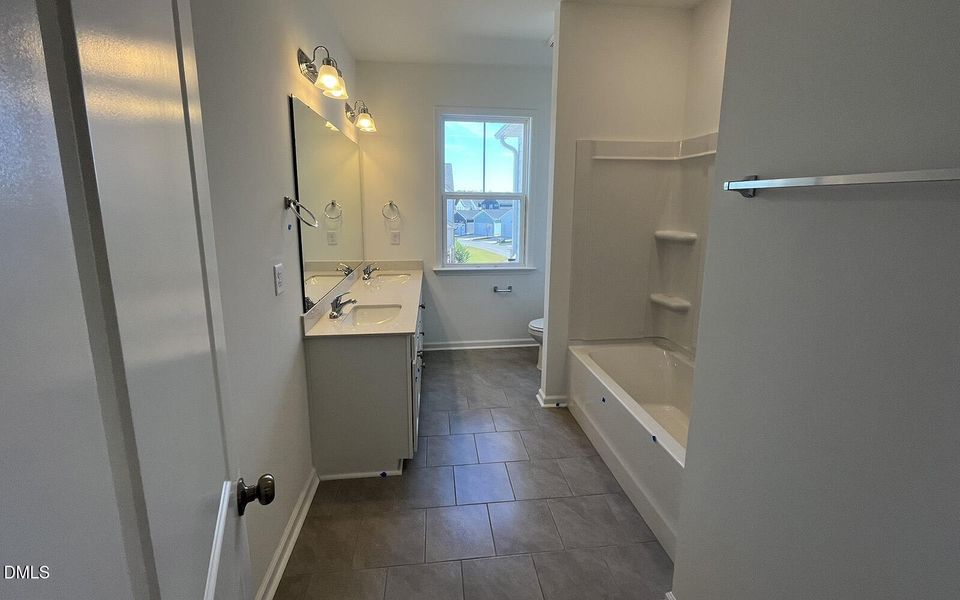 Declan_2433_Secondary_Bath_Wendell_Falls Declan_2433_Secondary_Bath_Wendell_Falls